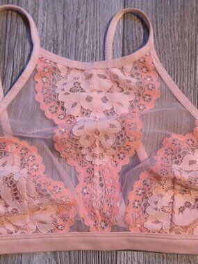 NEW "Body by Victoria" Lace Bralette Peach Woman Sz S